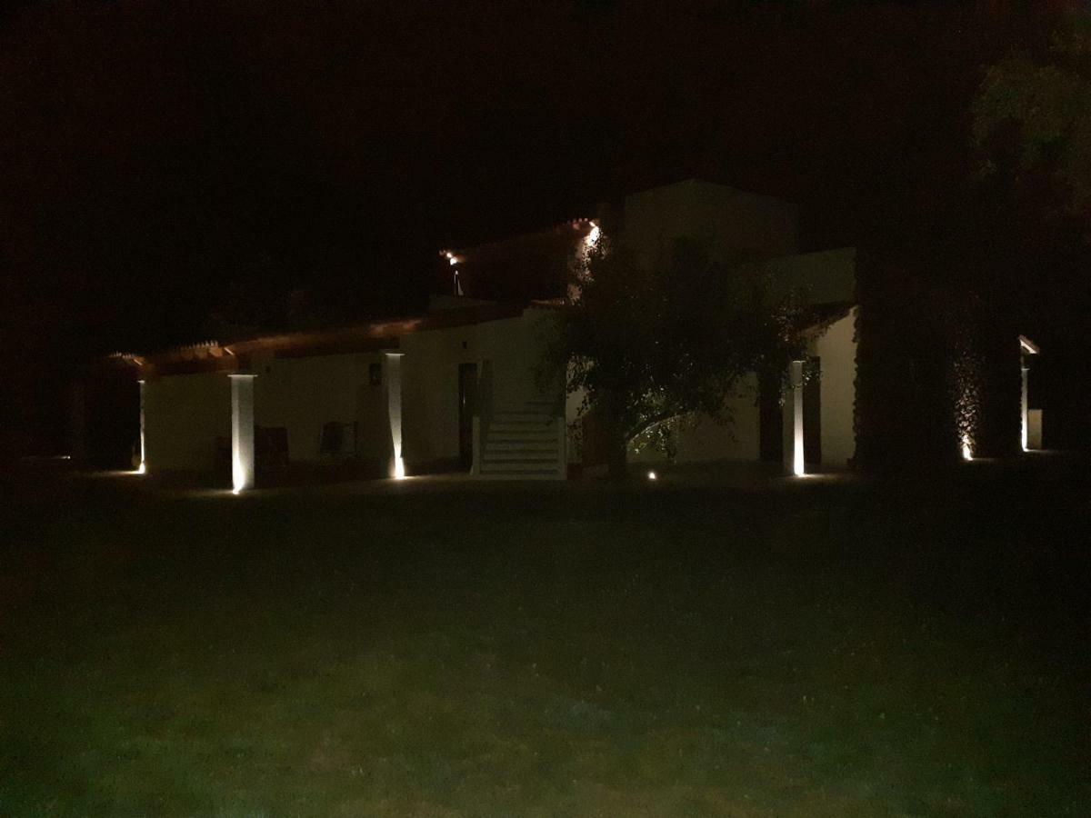 Su Suberju Hotel San Teodoro  Buitenkant foto